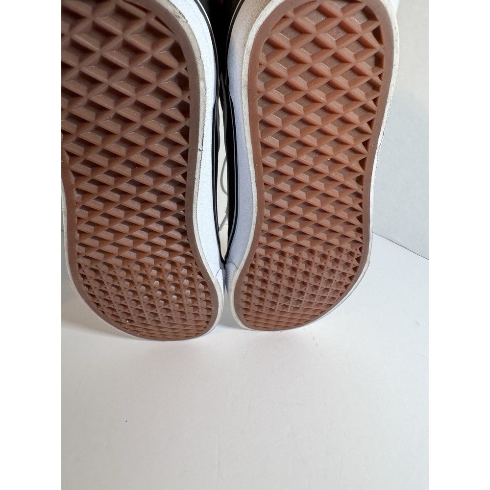 Vans Women's Size 8 - Lot of 2 Pair. Excellent condition! - Picture 4 of 10
